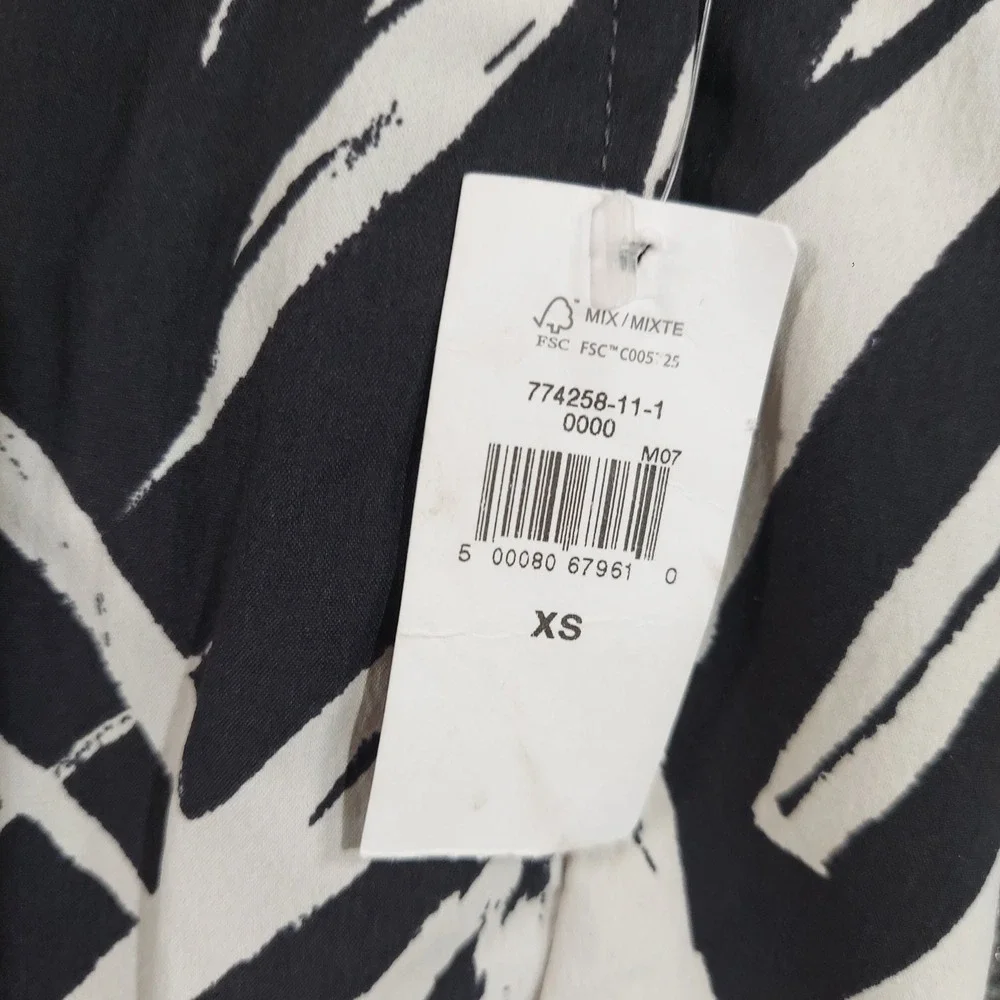 Gap Swim Shorts Mens XS Black White Abstract 6